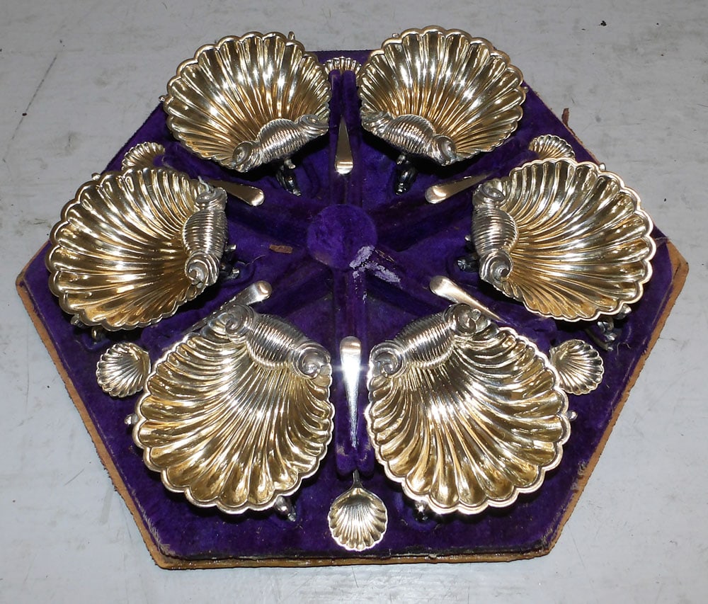 Set of Six Silverplated Shell Form Dolphin Foot Master Salts (1 of 8)