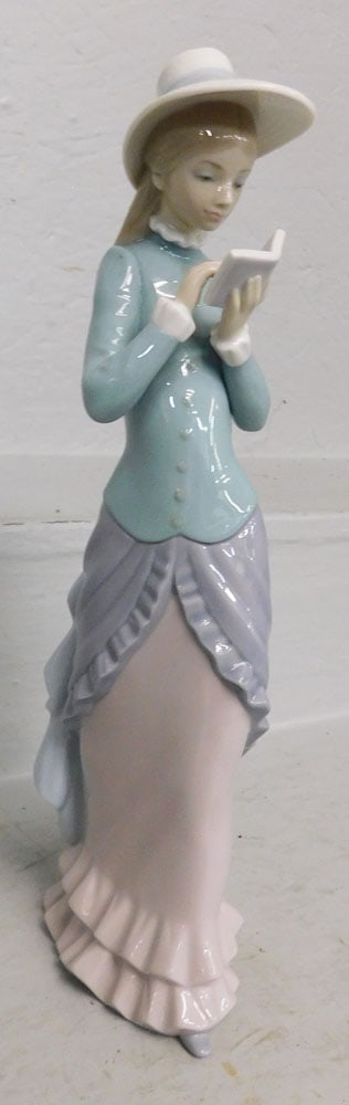 Lladro Figurine - 2