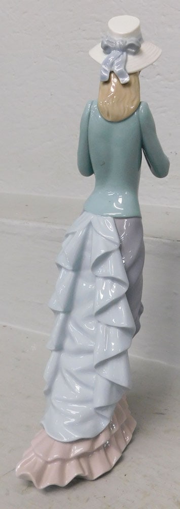Lladro Figurine - 3