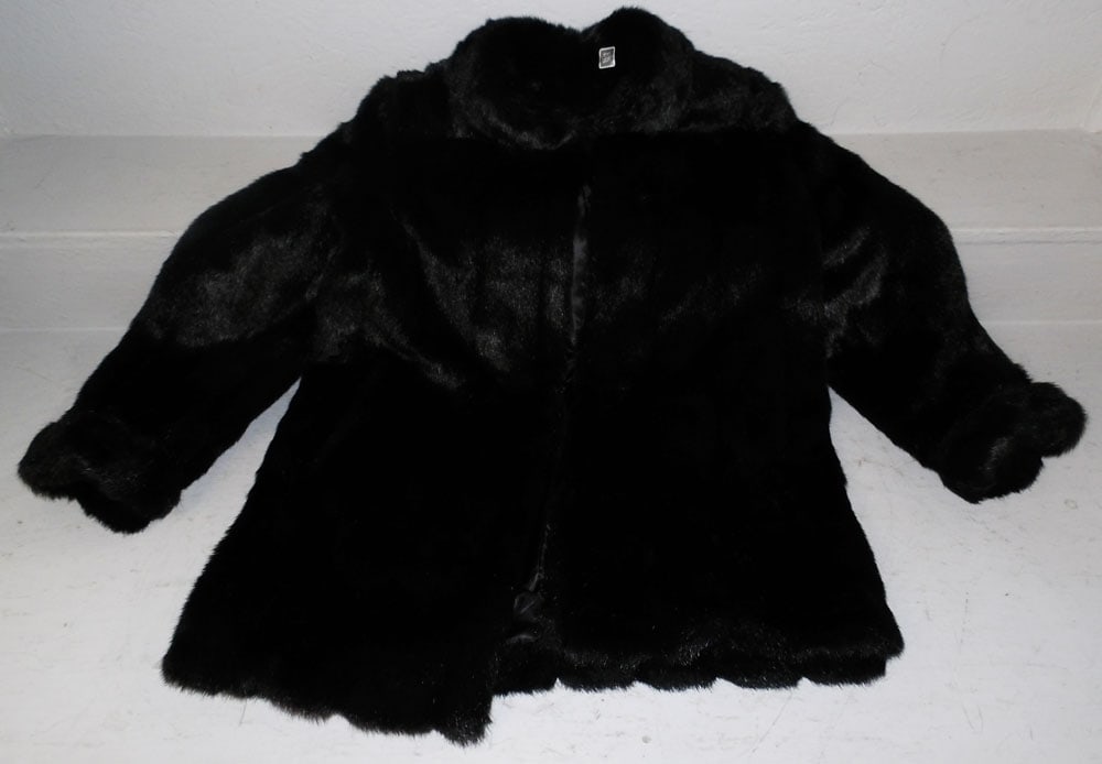 Vintage Ladies Fur Coat (1 of 4)