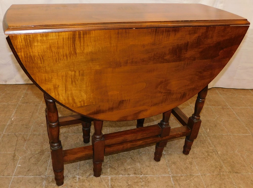 Antique Walnut Gate Leg Table - 4
