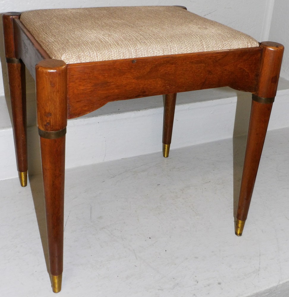 Mid Century Modern Danish Teak Wood Stool with Fluted Tapered Legs: Mid Century Modern Danish Teak Wood Stool with Fluted Tapered Legs. 18 1/4" H 18 1/2" W 16 1/4" D "ALL DESCRIPTIONS AND ANY CONDITION STATEMENT GIVEN BY LANGSTON AUCTION GALLERY ARE STRICTLY OPINIONS
