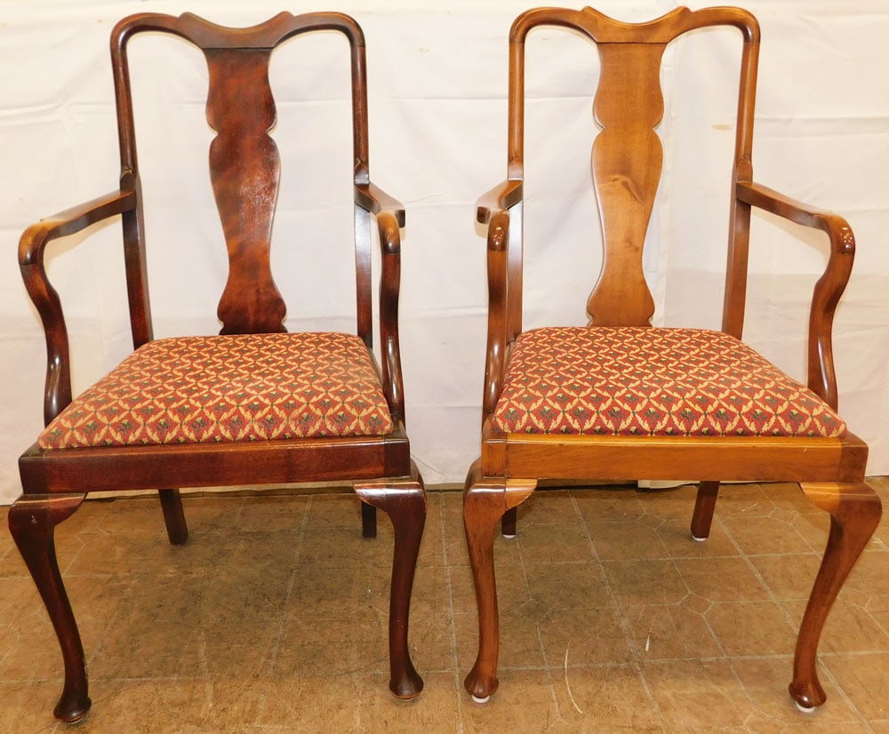 Pair of Antique Mahogany Queen Anne Arm Chairs: Pair of Antique Mahogany Queen Anne Arm Chairs . 41" H 21" W 22" D "ALL DESCRIPTIONS AND ANY CONDITION STATEMENT GIVEN BY LANGSTON AUCTION GALLERY ARE STRICTLY OPINIONS AND LANGSTON'S SHALL HAVE NO
