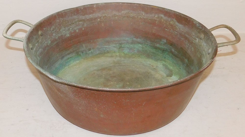 Antique Two Handled Brass Pot: Antique Two Handled Brass Pot . 6 1/4" H 18 1/2" W "ALL DESCRIPTIONS AND ANY CONDITION STATEMENT GIVEN BY LANGSTON AUCTION GALLERY ARE STRICTLY OPINIONS AND LANGSTON'S SHALL HAVE NO RESPONSIBILITY