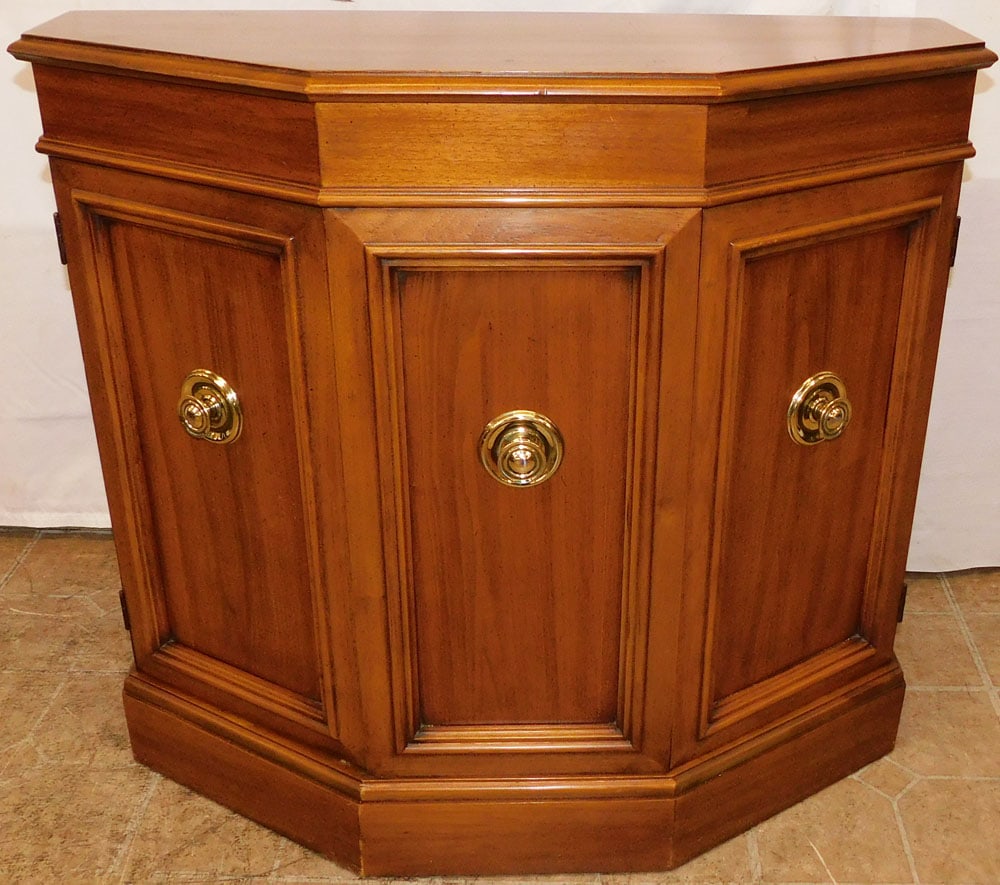 Walnut Two Door Console: Walnut Two Door Console . 29 1/4" H 31 3/4" W 12" D "ALL DESCRIPTIONS AND ANY CONDITION STATEMENT GIVEN BY LANGSTON AUCTION GALLERY ARE STRICTLY OPINIONS AND LANGSTON'S SHALL HAVE NO RESPONSIBILITY