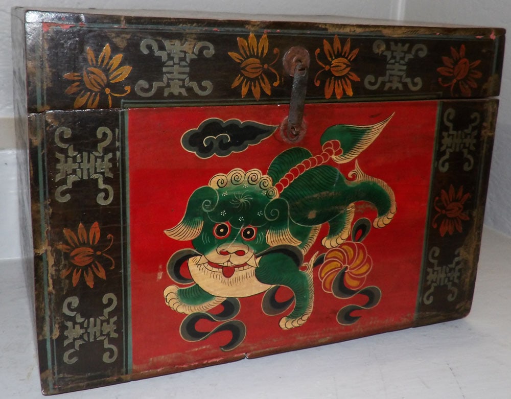 Oriental Painted Wood Box with Foo Dog Motif (1 of 5)