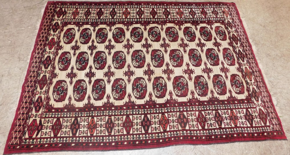 4' 8" x 6' 4" Hand Made Oriental Rug: 4' 8" x 6' 4" Hand Made Oriental Rug . "ALL DESCRIPTIONS AND ANY CONDITION STATEMENT GIVEN BY LANGSTON AUCTION GALLERY ARE STRICTLY OPINIONS AND LANGSTON'S SHALL HAVE NO RESPONSIBILITY FOR ERRORS OR