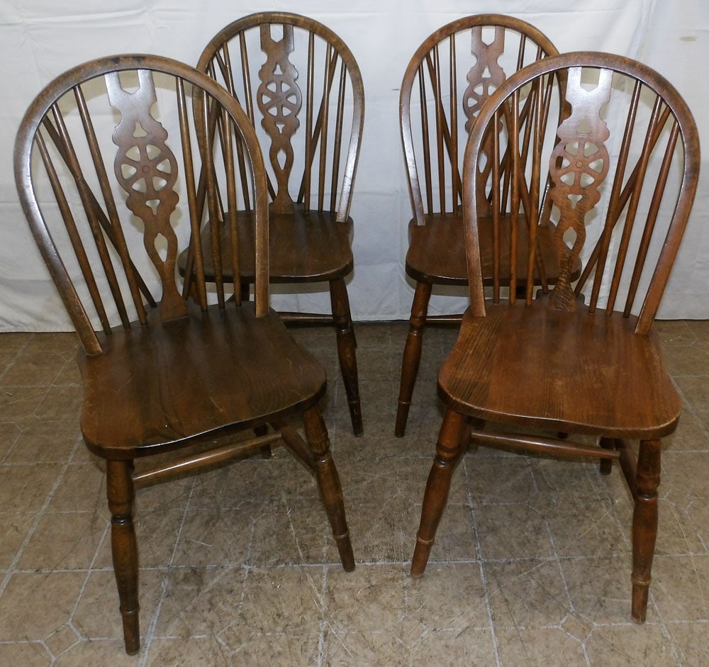 Set of Four Elm Wood English Brace Back Windsor Dining Chairs: Set of Four Elm Wood English Brace Back Windsor Dining Chairs . 35 1/2" H 16" W 17 3/4" D "ALL DESCRIPTIONS AND ANY CONDITION STATEMENT GIVEN BY LANGSTON AUCTION GALLERY ARE STRICTLY OPINIONS AND