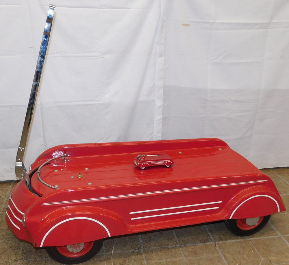 Vintage Painted Metal Fire Pull Car & Toy Model Fire Pull Car (1 of 8)