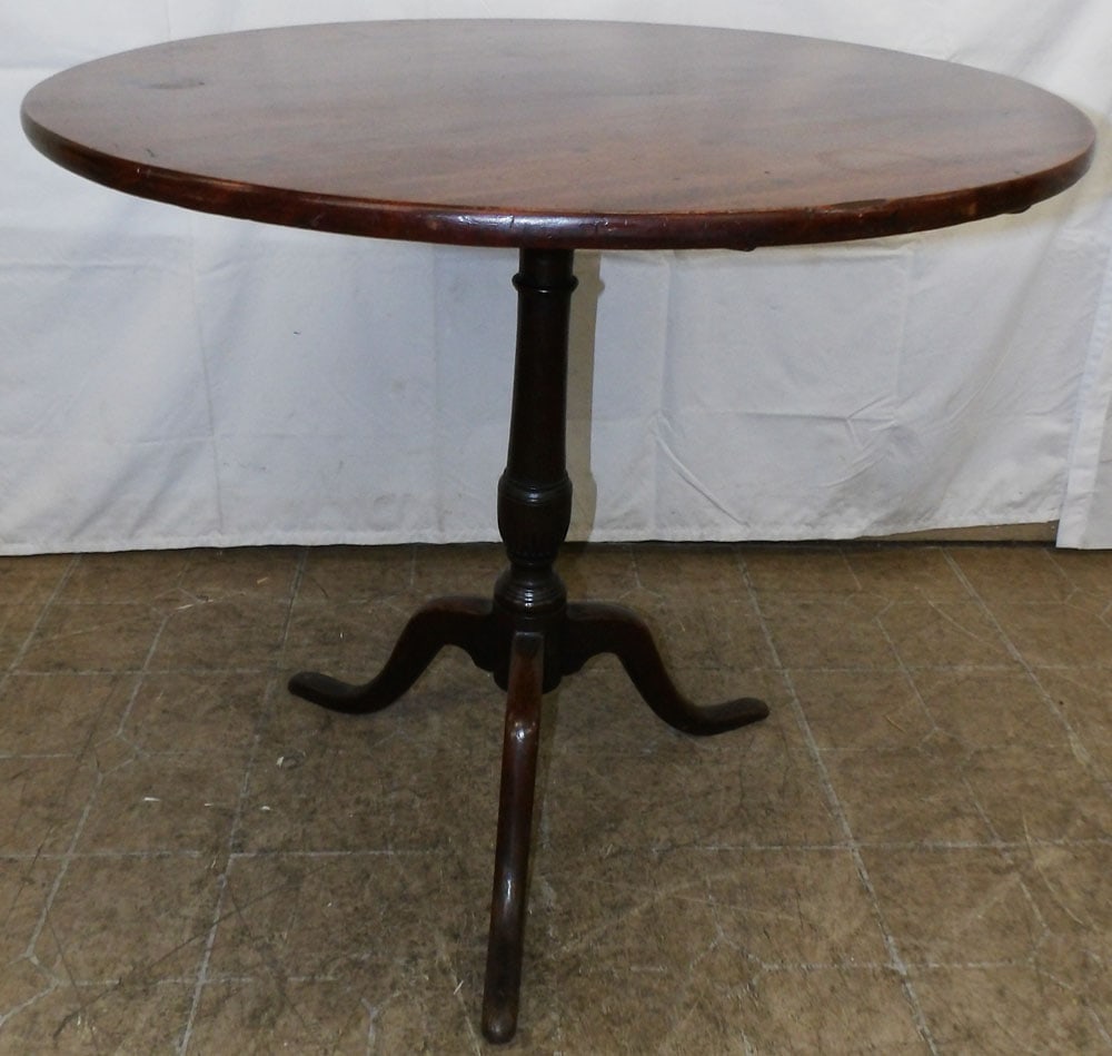 19th Century Mahogany & Oak Tilt Top Tea Table: 19th Century Mahogany & Oak Tilt Top Tea Table . 28" H 31" Dia. "ALL DESCRIPTIONS AND ANY CONDITION STATEMENT GIVEN BY LANGSTON AUCTION GALLERY ARE STRICTLY OPINIONS AND LANGSTON'S SHALL HAVE NO