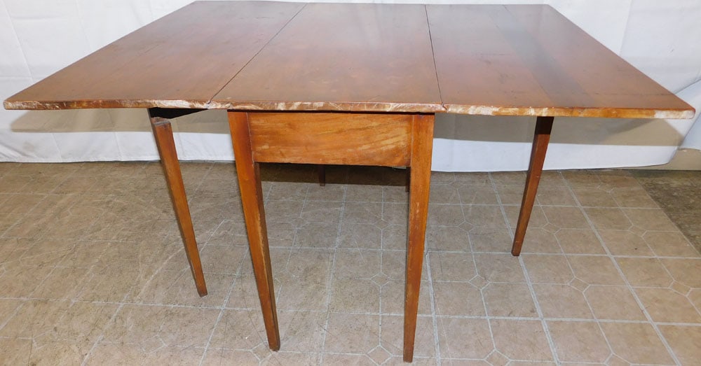 19th Century Walnut Drop Leaf Table - 3