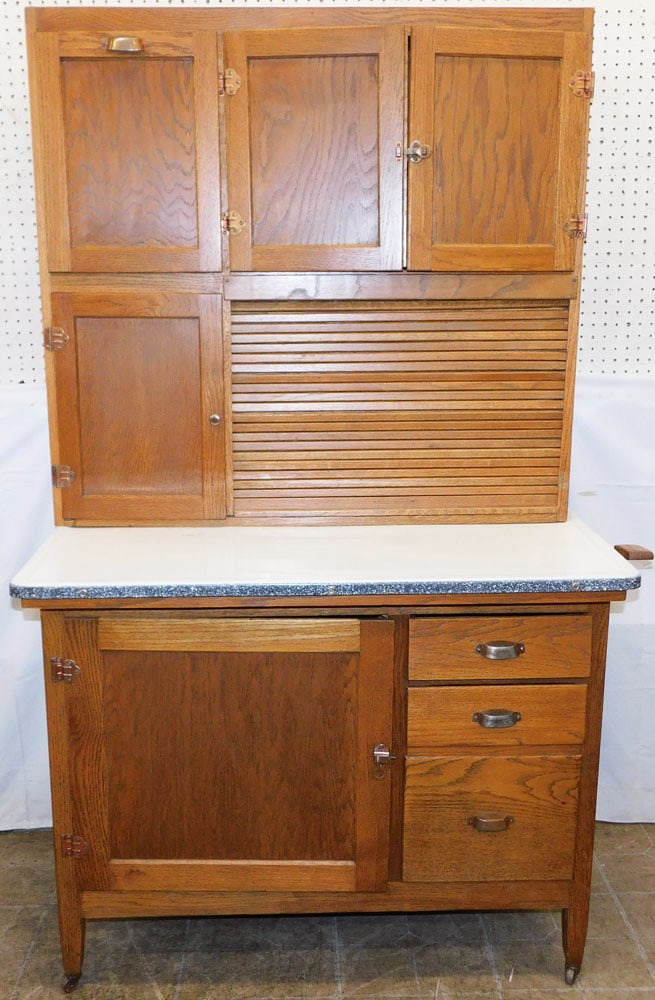 Antique Oak Hoosier Cabinet: Antique Oak Hoosier Cabinet . 70" H 40 1/2" W 27 1/4" D "ALL DESCRIPTIONS AND ANY CONDITION STATEMENT GIVEN BY LANGSTON AUCTION GALLERY ARE STRICTLY OPINIONS AND LANGSTON'S SHALL HAVE NO