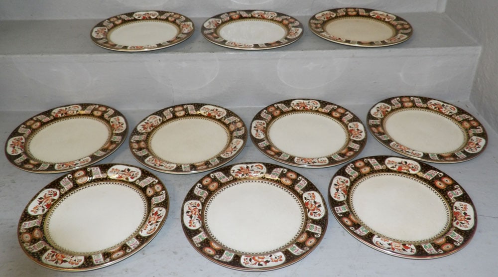 Ten English Decorated Porcelain Plates by Wedgwood: Ten English Decorated Porcelain Plates by Wedgwood. 10" Dia. "ALL DESCRIPTIONS AND ANY CONDITION STATEMENT GIVEN BY LANGSTON AUCTION GALLERY ARE STRICTLY OPINIONS AND LANGSTON'S SHALL HAVE NO