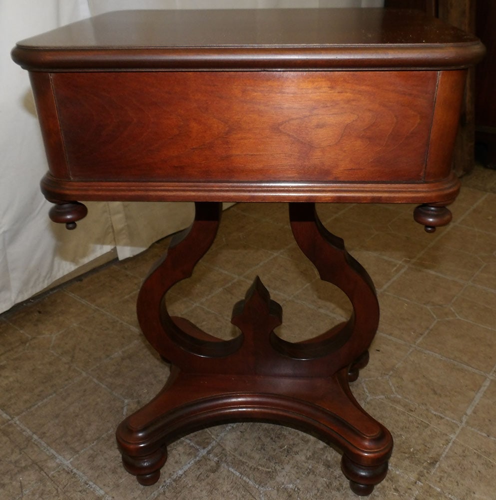 Mahogany One Drawer Stand - 7