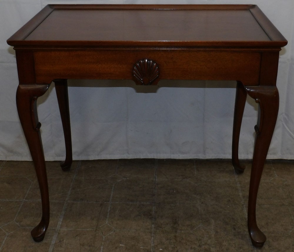 Mahogany Queen Anne Style Tea Table with Pull Out Slides: Mahogany Queen Anne Style Tea Table with Pull Out Slides . 25 1/4" H 28" W 18 1/4" D "ALL DESCRIPTIONS AND ANY CONDITION STATEMENT GIVEN BY LANGSTON AUCTION GALLERY ARE STRICTLY OPINIONS AND