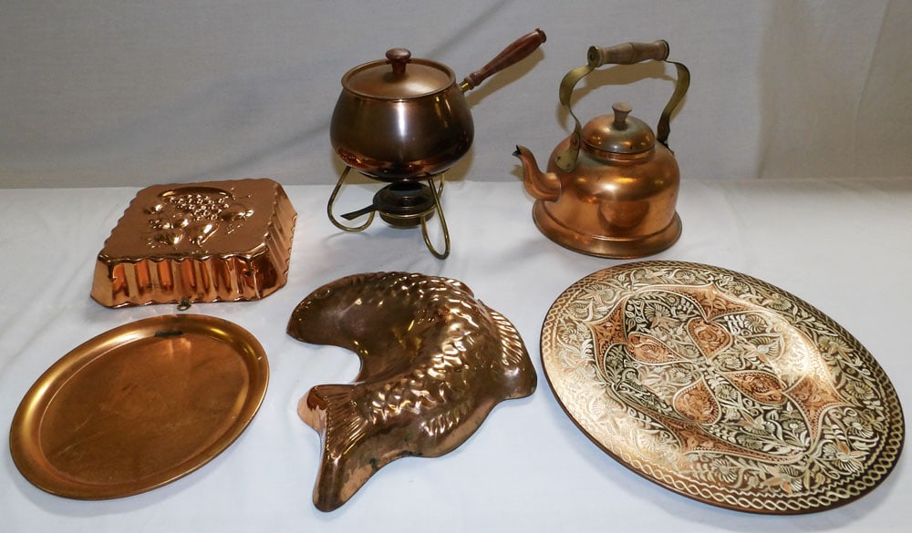 Lot of Copper Items: Lot of Copper Items . Up to 11" Dia. ALL DESCRIPTIONS AND ANY CONDITION STATEMENT GIVEN BY LANGSTON AUCTION GALLERY ARE STRICTLY OPINIONS AND LANGSTON'S SHALL HAVE NO RESPONSIBILITY FOR ERRORS OR OMIS