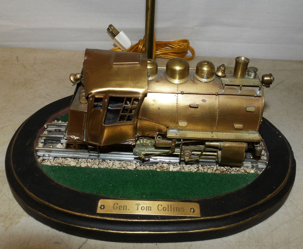 Metal Train Engine Lamp - 3