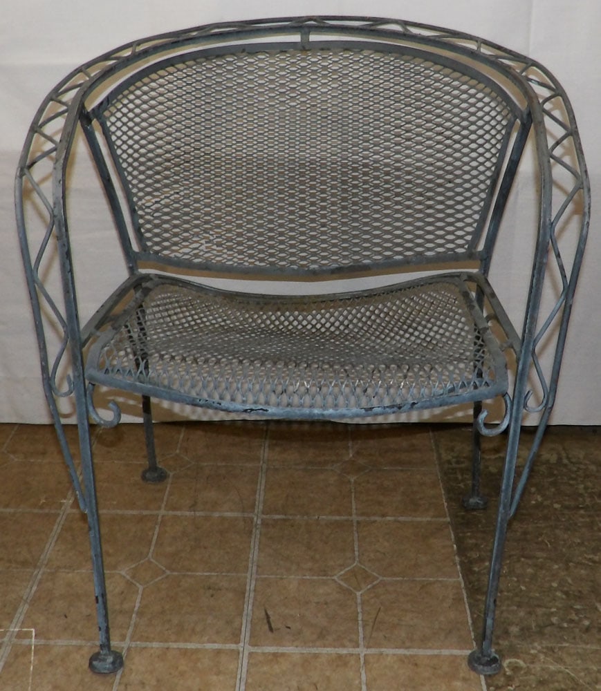Five Piece Painted Wrought Iron Set - 3