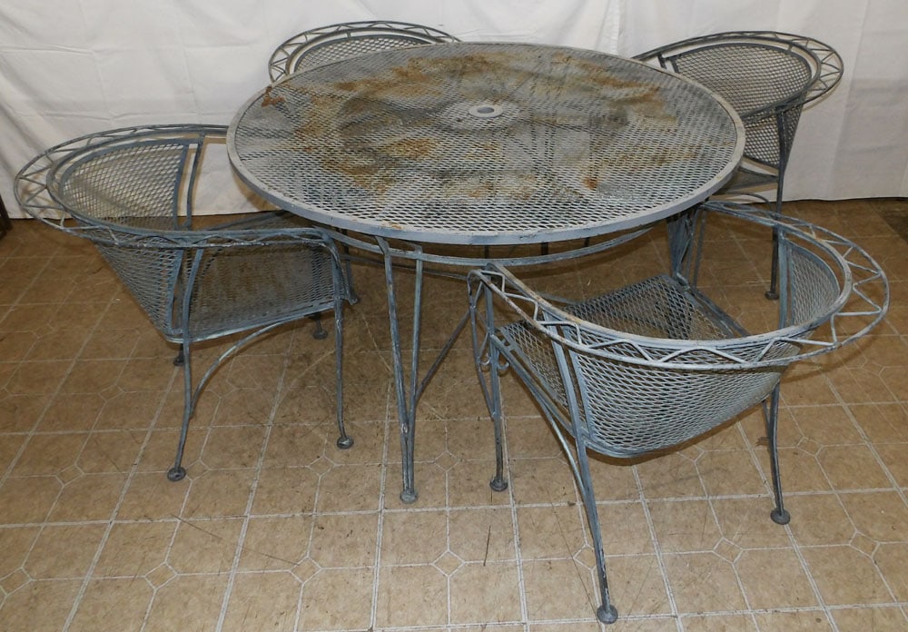 Five Piece Painted Wrought Iron Set - 7