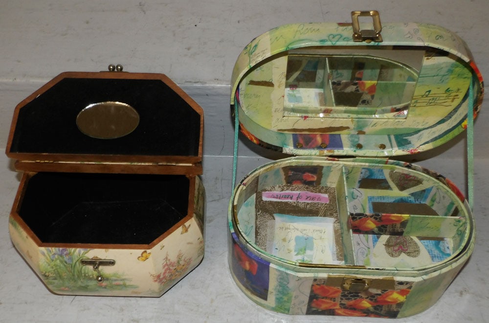 Two Decoupage Decorated Ladies Purses - 3