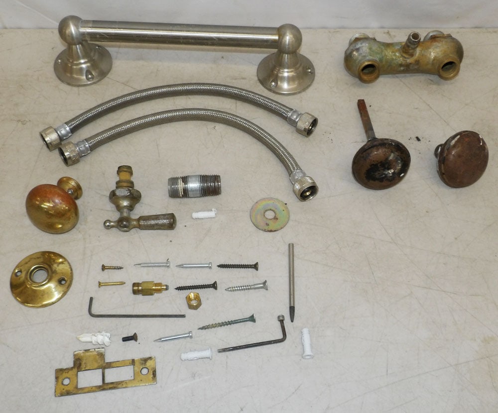 Lot of Door Knobs & Shower Handles: Lot of Door Knobs & Shower Handles . Up to 11 1/2" L ALL DESCRIPTIONS AND ANY CONDITION STATEMENT GIVEN BY LANGSTON AUCTION GALLERY ARE STRICTLY OPINIONS AND LANGSTON'S SHALL HAVE NO RESPONSIBILITY FO