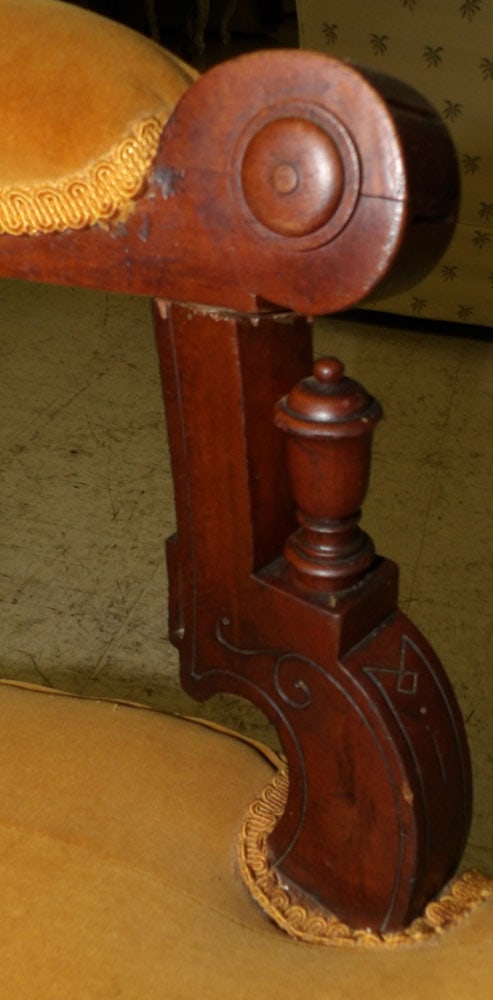 Antique Walnut Victorian Settee - 3