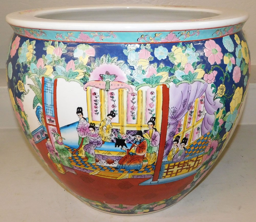 Large Painted Oriental Porcelain Jardiniere: Large Painted Oriental Porcelain Jardiniere . 16" H 19" Dia. ALL DESCRIPTIONS AND ANY CONDITION STATEMENT GIVEN BY LANGSTON AUCTION GALLERY ARE STRICTLY OPINIONS AND LANGSTON'S SHALL HAVE NO RESPONSIB