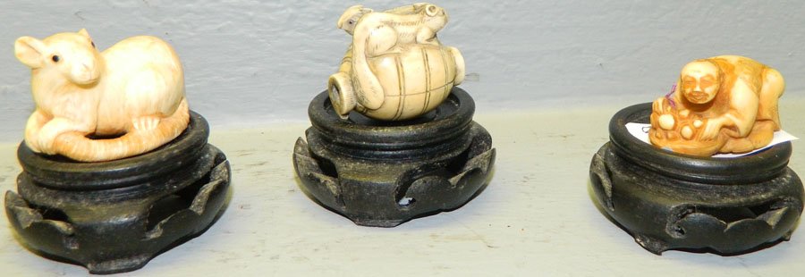 (3) Netsukes.: (3) Netsukes. One of kneeling man, large mouse and a pair of chipmunks. 1 1/2".
