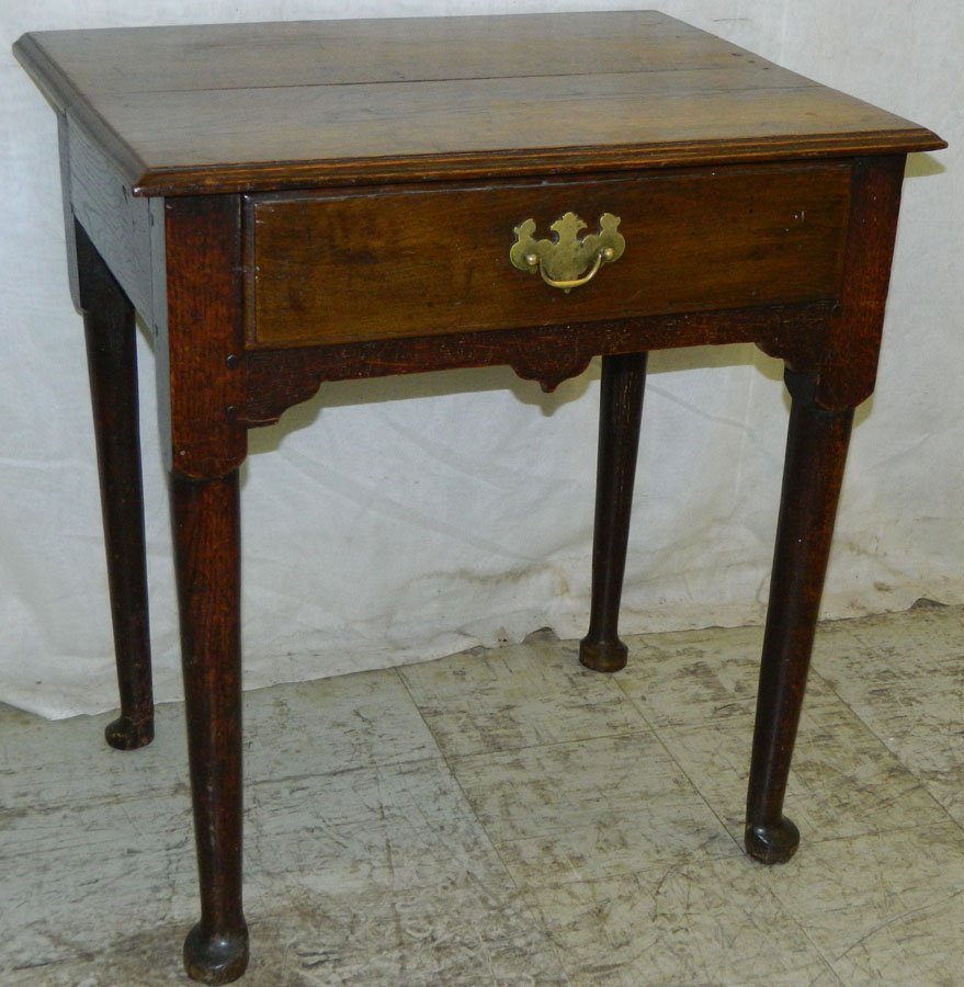 18 C English oak QA work table w/antique pulls.: 18th Century English oak Queen Anne work table with antique pulls. 26" x 20" x 28" tall.