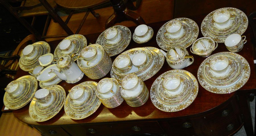 (128) Pcs of Noritake gold decorated china, #175.: (128) Pieces of Noritake gold decorated china, #175.