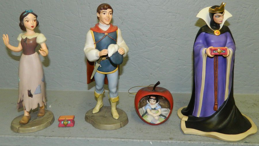 Snow White and the Seven Dwarfs set.: Snow White and the Seven Dwarfs set to include "Bring Back Her Heart", (2) "I'm Wishing for the One I Love" and apple ornament.
