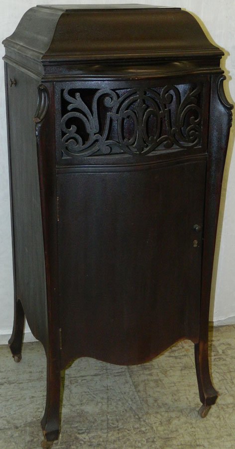 Sonora bombe front mahogany A-15 model.: Sonora bombe front mahogany A-15 model in mahogany with original finish. 19" x 20" x 46".