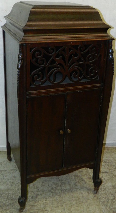 Super Tone mahogany phonograph.: Super Tone mahogany phonograph. 22" x 21" x 47".