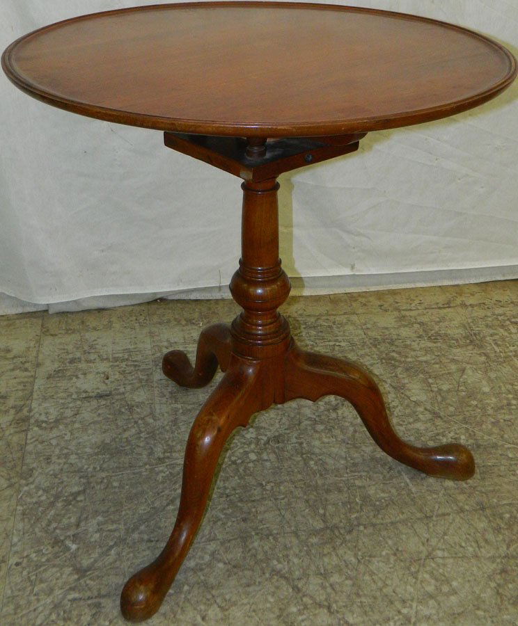 Queen Anne pie crust bird cage tilt top table.: Queen Anne pie crust bird cage tilt top table. 27 1/2" diameter x 29" tall.