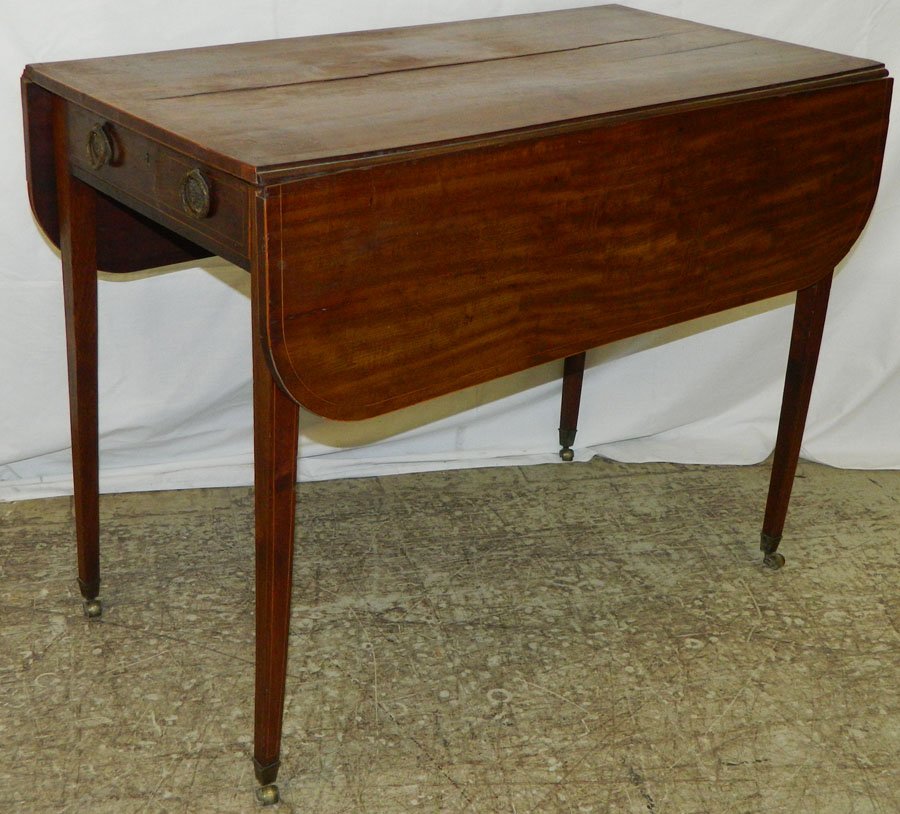 Inlaid Hepplewhite mahogany pembroke table.: Inlaid Hepplewhite mahogany pembroke table with one drawer. 38" open x 35" x 28" tall.