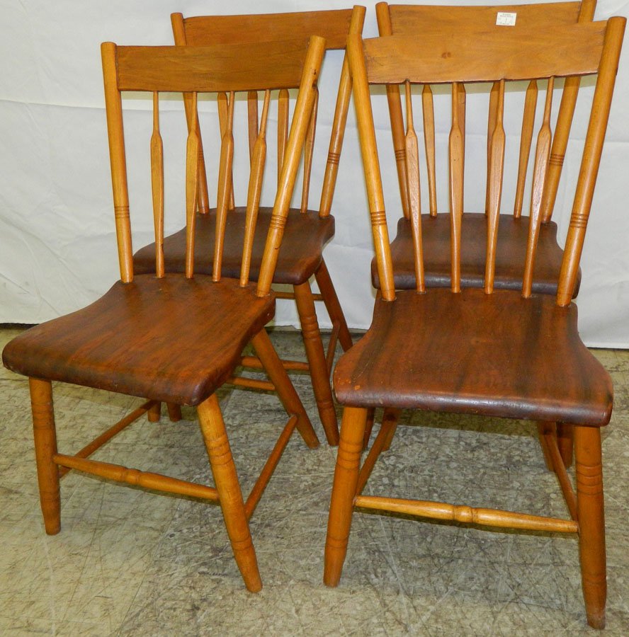 Set of four arrow back Windsor chairs.: Set of four arrow back Windsor chairs. 32" backs.