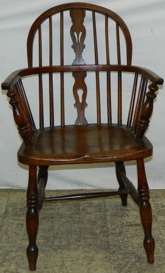 19 Century English Windsor plank bottom chair.: 19th Century English Windsor plank bottom chair. 35 1/2" tall.