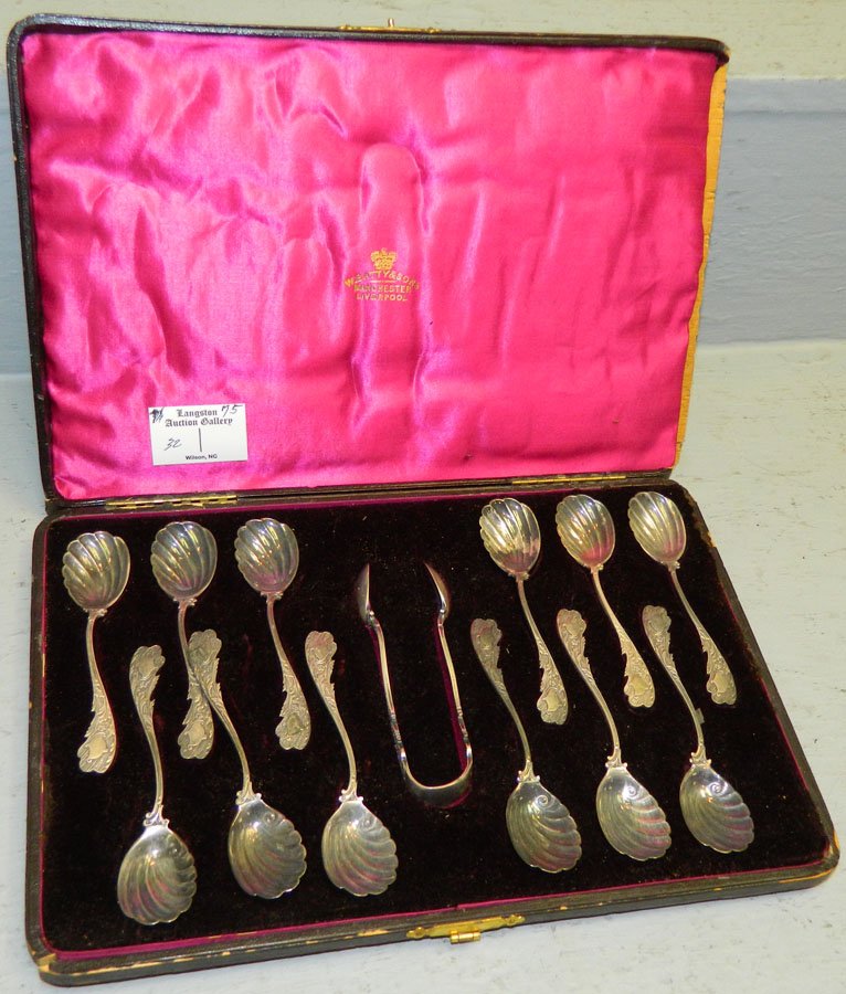12 Eng silver five o'clock spoons w/sugar tongs.: Set of 12 English silver five o'clock spoons with pair of sugar tongs in fitted case, by Batty & Sons, Manchester. 11" x 8".