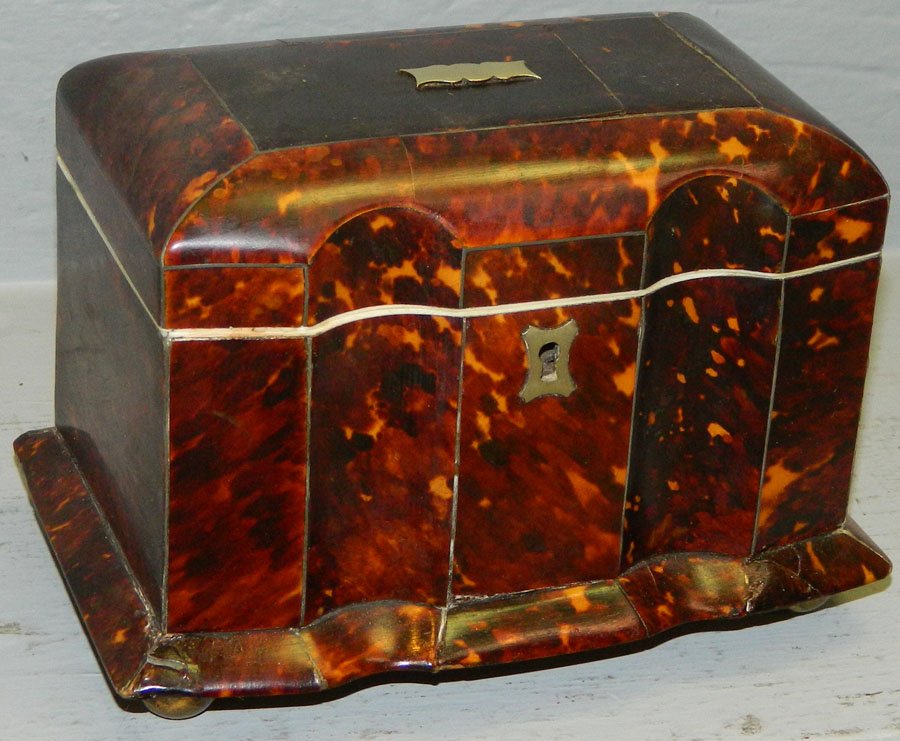 19th c. faux shell tea caddy. (1 of 2)