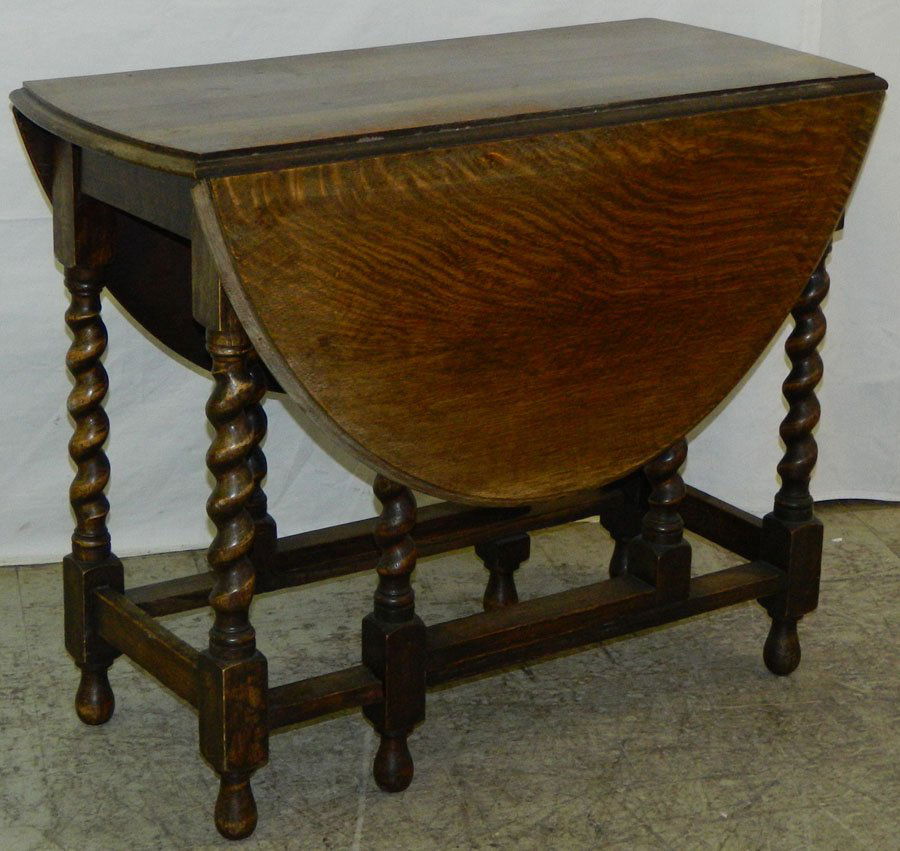 English oak gate leg table. (1 of 2)