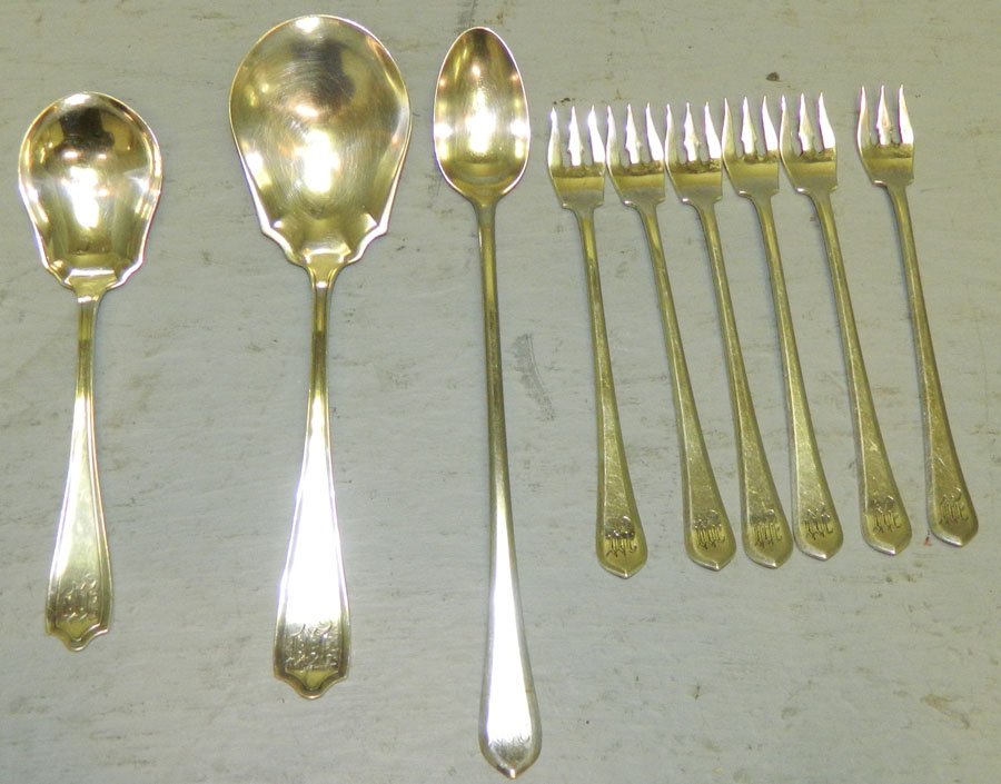 9 assorted sterling flatware pieces. 5.92 t.0. (1 of 1)