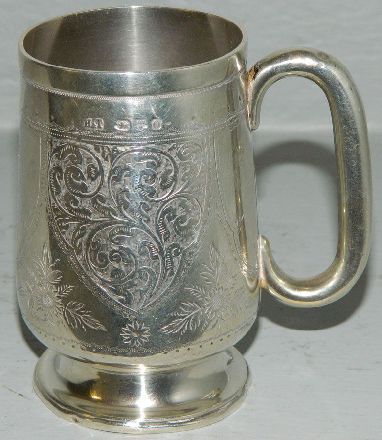 Eng Chester sterling child's cup , 1832. 3.105 t.o. (1 of 2)
