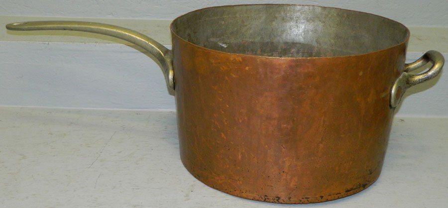 copper English pot w/ handle, from Claridge Hotel. (1 of 3)