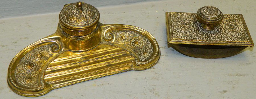 2 piece Victorian desk set with inkwell and blotter. (1 of 2)