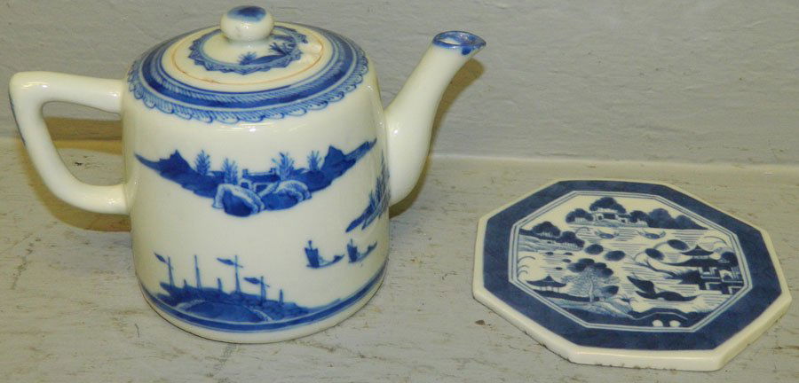 19th C. Blue and White Canton coffee pot & trivet.: 19th C. Blue and White Canton coffee pot and trivet.