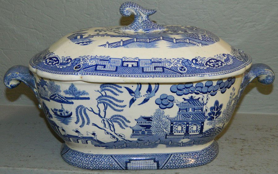 Eng 19th C. Blue Willow Ironstone china tureen. (1 of 5)