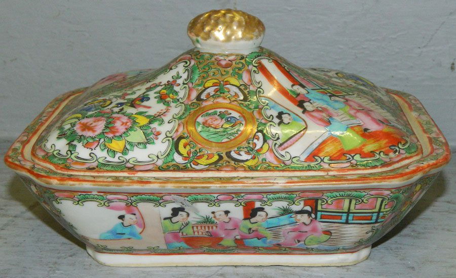 19th c. Rose Medallion covered dish. (1 of 4)