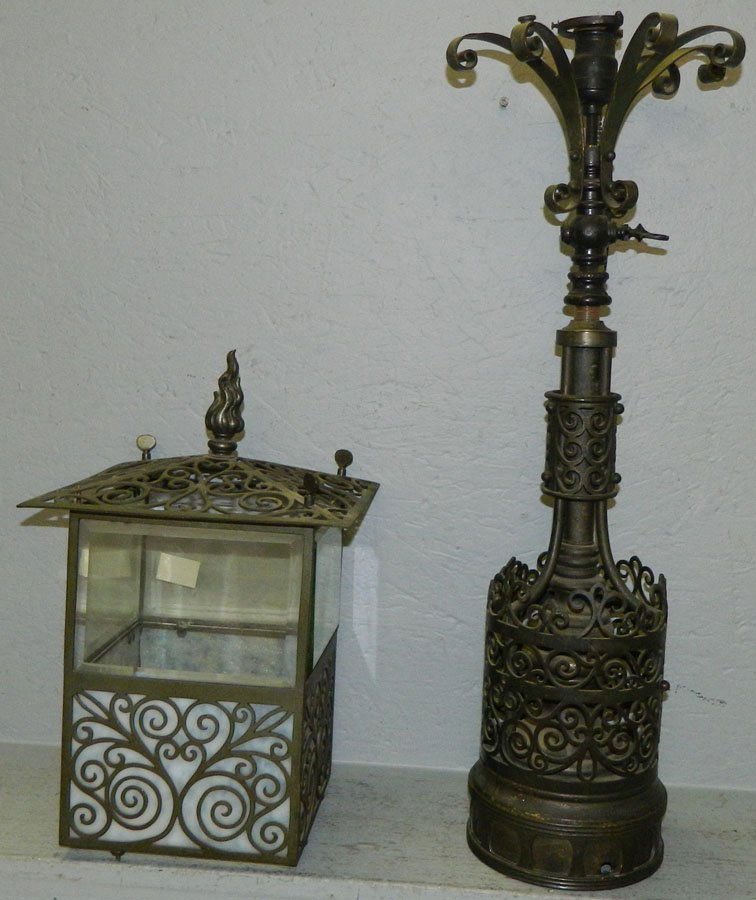 Vict bronze & slag glass newel post gas light (1 of 4)