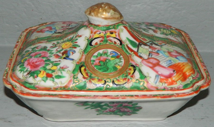 Rose Medallion covered 19th C dish (1 of 3)