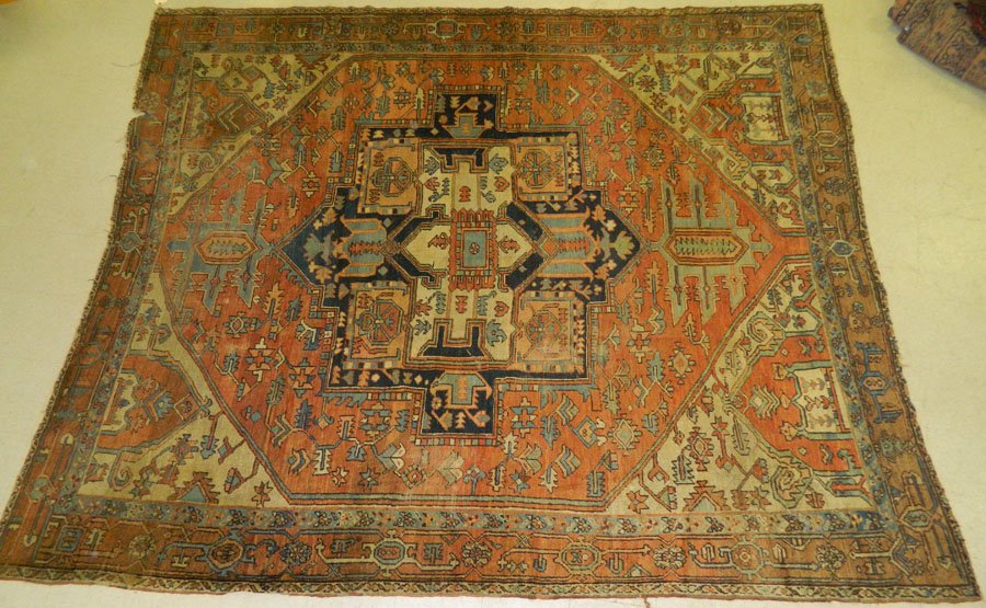 11'6" x 9' 10" Heriz rug (1 of 8)